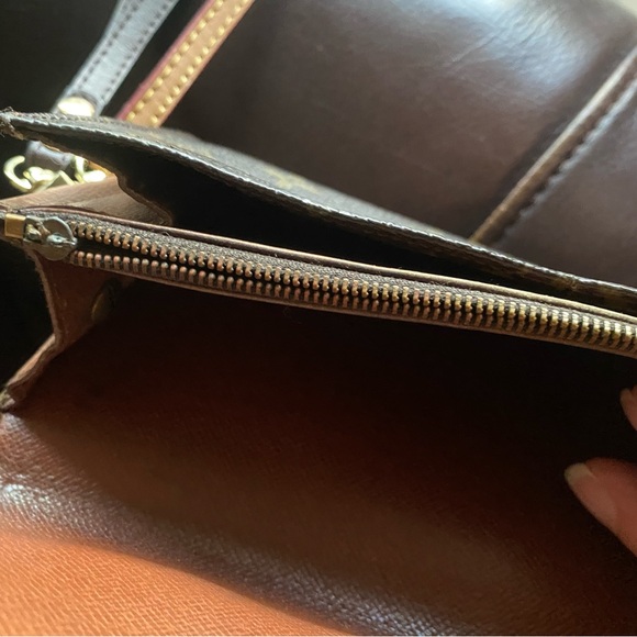 Authenthic Vintage Louis Vuitton  Sarah wallet. - Picture 7 of 16